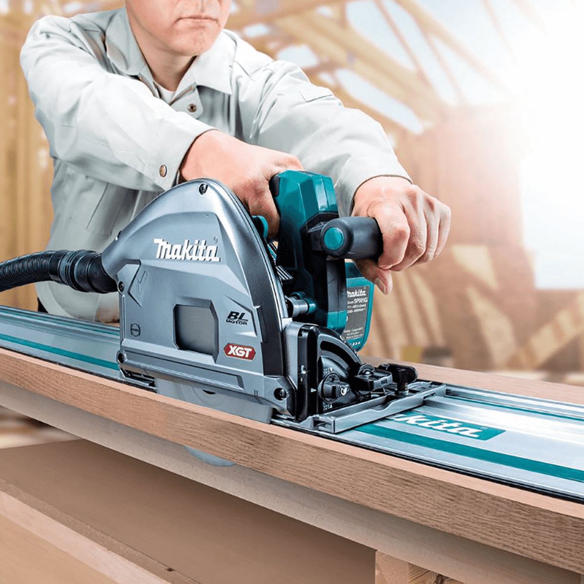 Makita SP001GZ03 40Vmax XGT Brushless Plunge Saw with 1 x 5.0Ah Battery Charger & Case