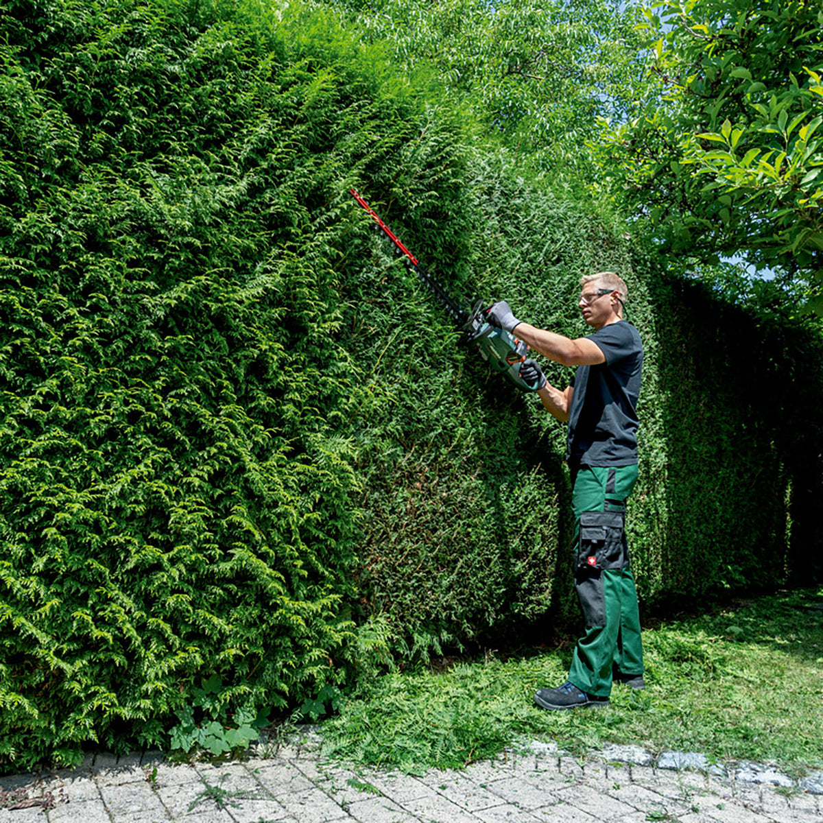 Metabo HS 18 LTX BL 65 18V Brushless 65cm Hedge Trimmer with 1 x 5.2Ah Battery & Charger