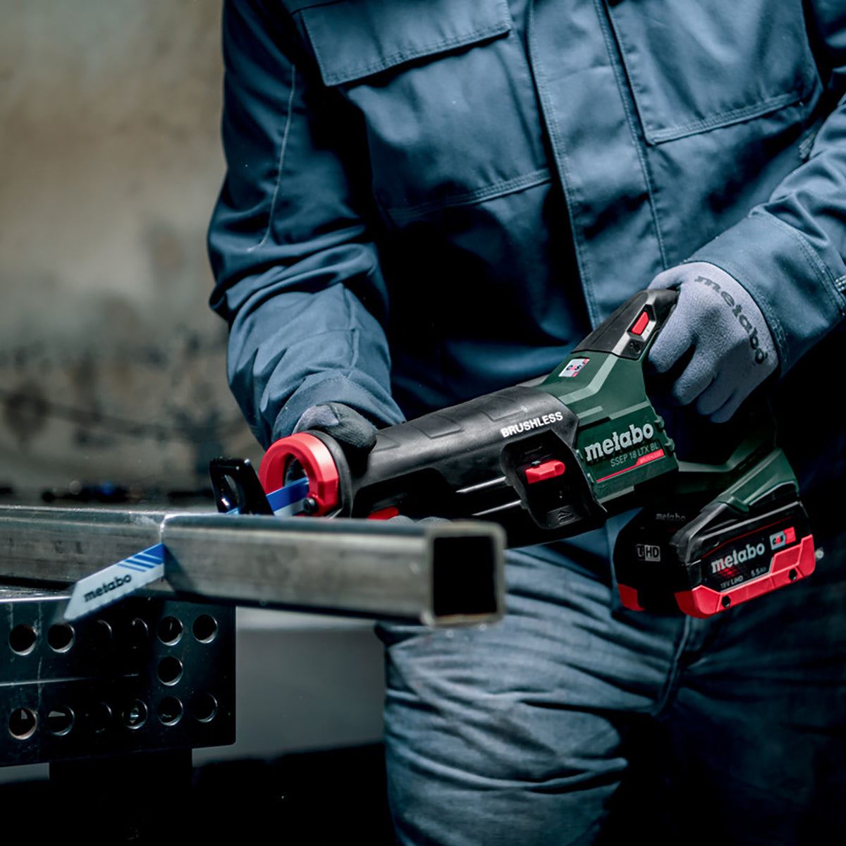 Metabo SSEP 18 LT BL 18V Brushless Sabre Saw with 1 x 2.0Ah Battery Charger & Metabox