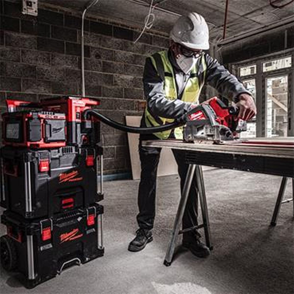 Milwaukee M18FPS55-552PEB 18V 165mm Fuel Brushless Plunge Saw with 2 x 5.5Ah Battery with Blade & Guide Rail Kit