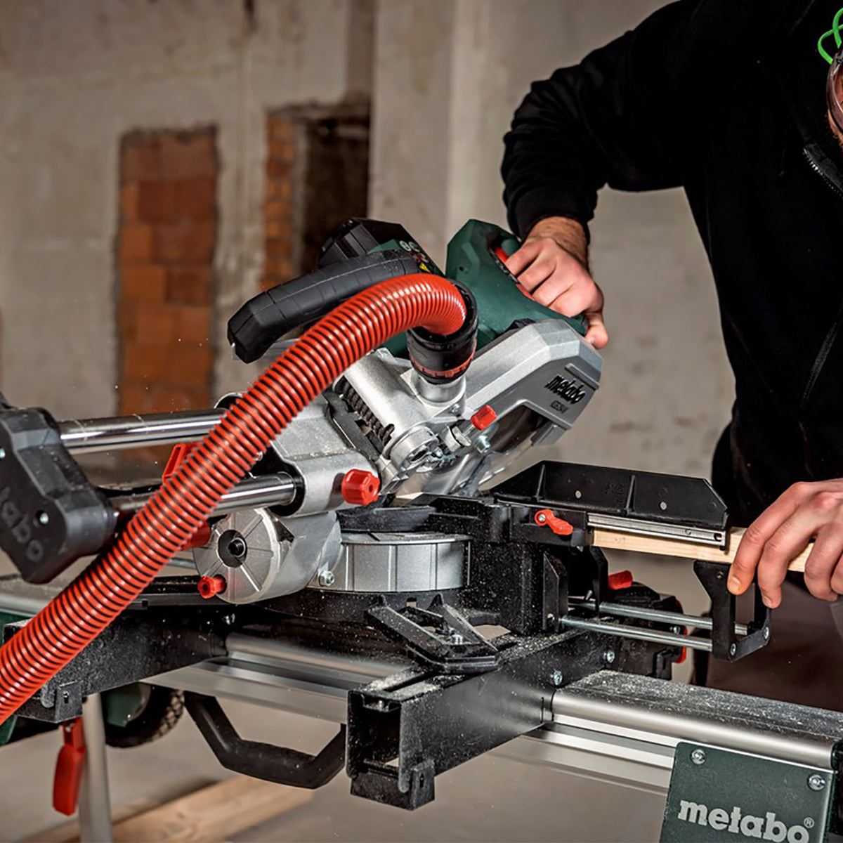 Metabo KGS 254 M 254mm Crosscut Mitre Saw with Sliding Function 240V/1800W 613254380