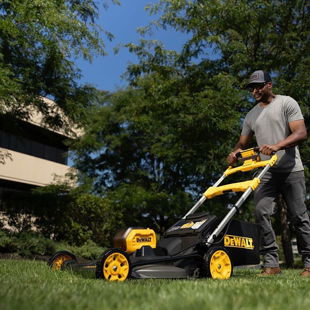 Dewalt DCMWSP550N-XJ 54V XR Flexvolt Brushless Self-Propelled Lawn Mower with 1 x 6.0Ah Battery & Charger