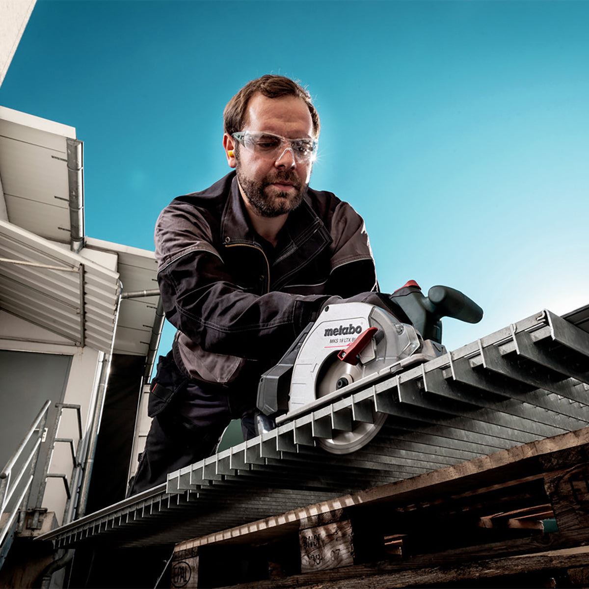 Metabo MKS 18 LTX BL 58 18V Brushless 165mm Circular Saw with 1 x 2.0Ah Battery Charger & Metabox