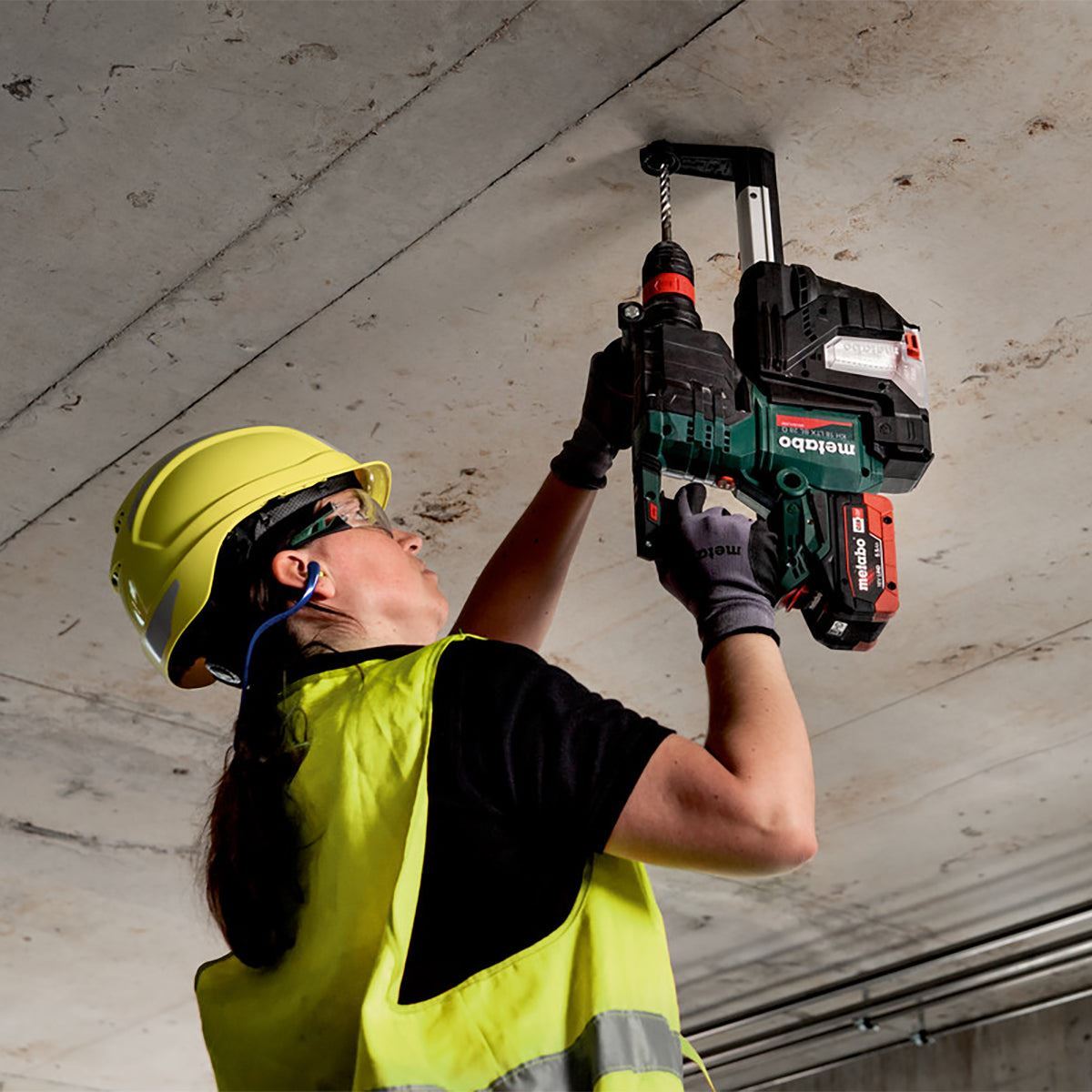 Metabo KH 18 LTX BL 28 Q 18V Brushless SDS+ Combination Hammer Drill with 1 x 8.0Ah Battery Charger & Metabox