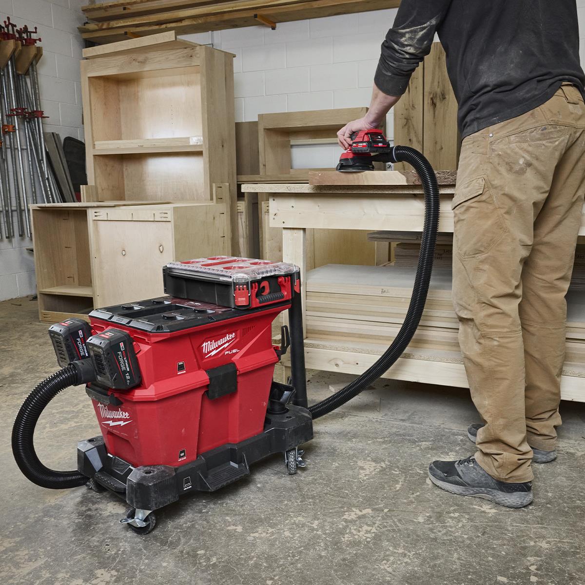 Milwaukee M18F2VC23LG2-0 36V Brushless Wet & Dry Vacuum Cleaner with 2 x 5.5Ah Battery & Charger