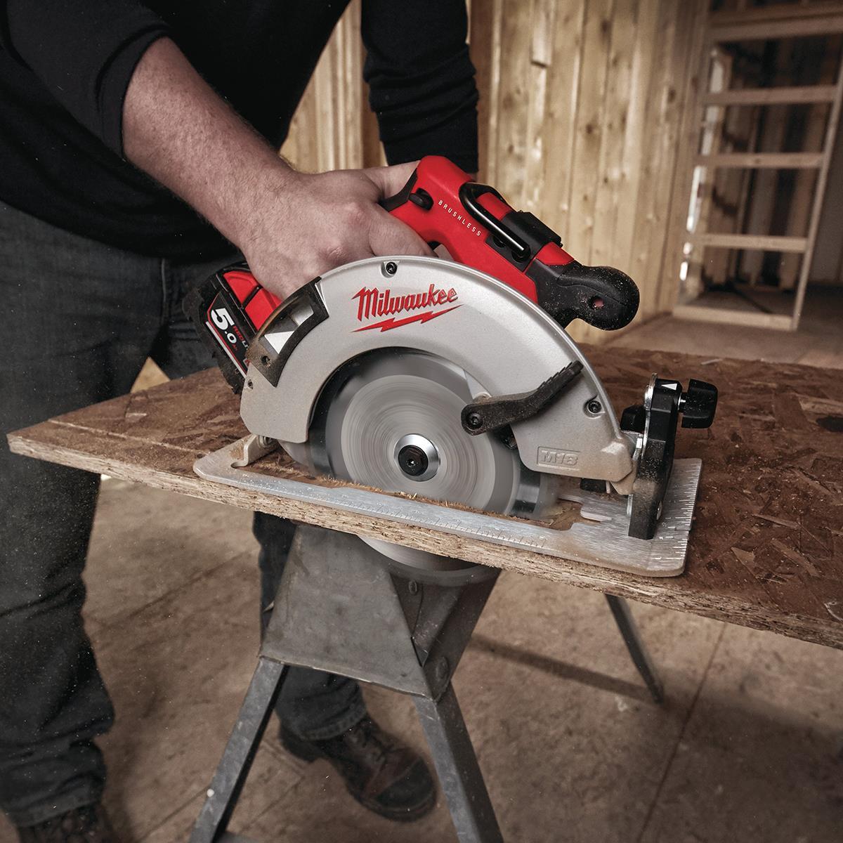 Milwaukee M18BLCS66-0 18V Brushless 190mm Circular Saw with 1 x 5.0Ah Battery Charger & Bag