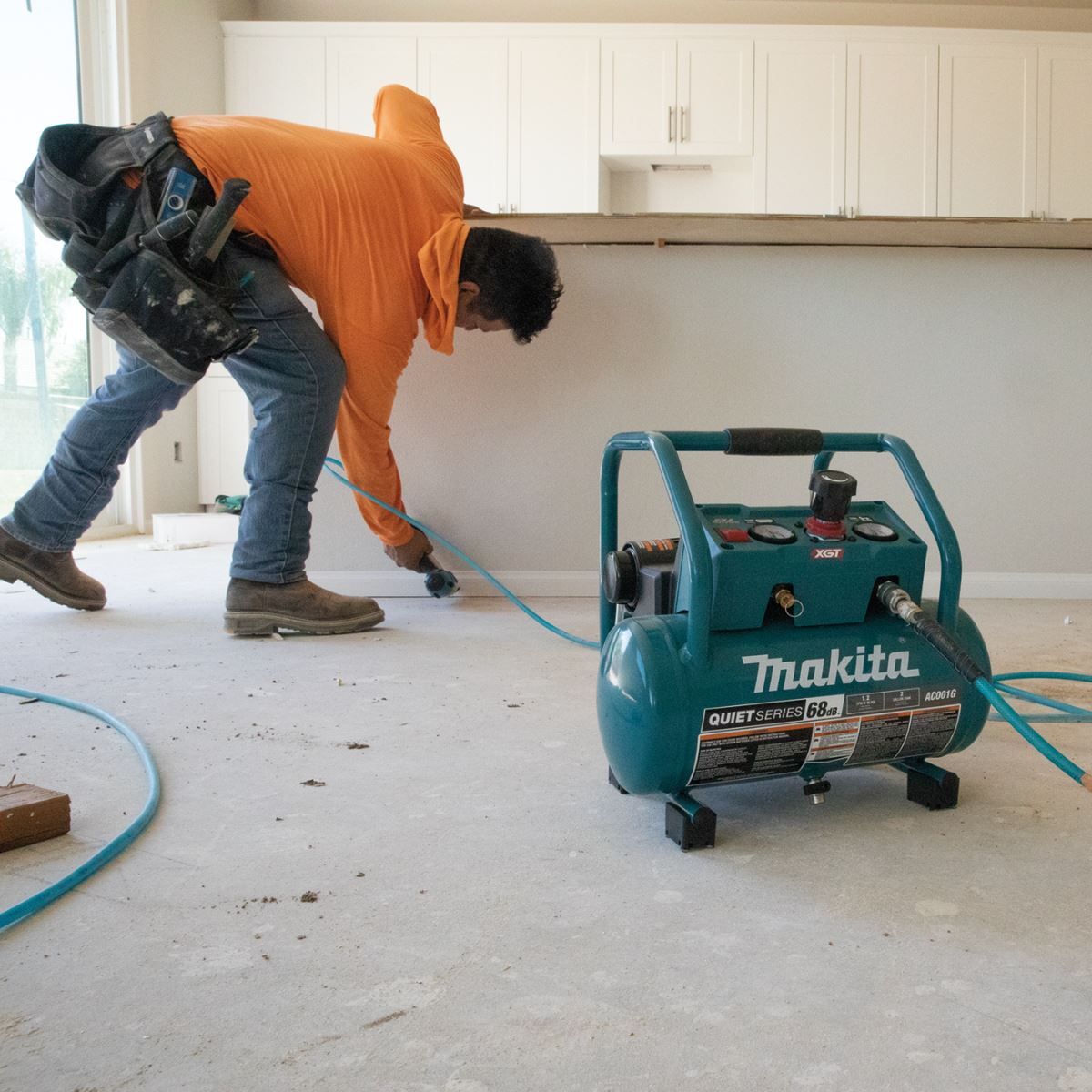 Makita AC001GZ 40Vmax XGT Brushless 7.6L Air Compressor Body Only