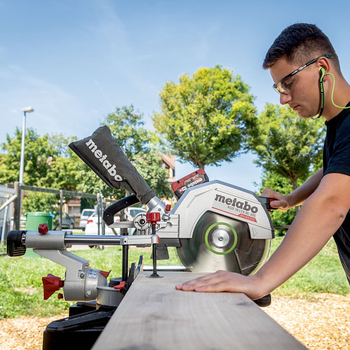 Metabo KGS 18 LTX BL 305 18V 305mm Brushless Mitre Saw with 1 x 5.2Ah Battery & Charger