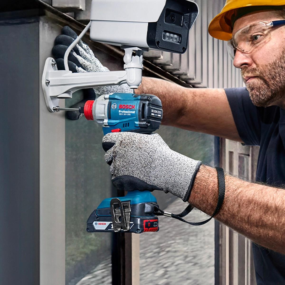 Bosch 0615A5008E 18V Brushless Combi Drill & Impact Driver/Wrench Twin Kit with 2 x 4.0Ah Battery, Charger & Case - Tool Supplier