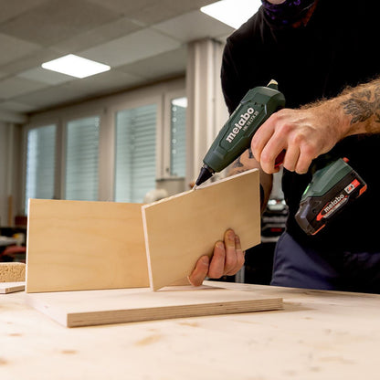 Metabo HK 18 LTX 20 18V Hot Glue Gun with 1 x 8.0Ah Battery, Charger, Glue Sticks & Metabox