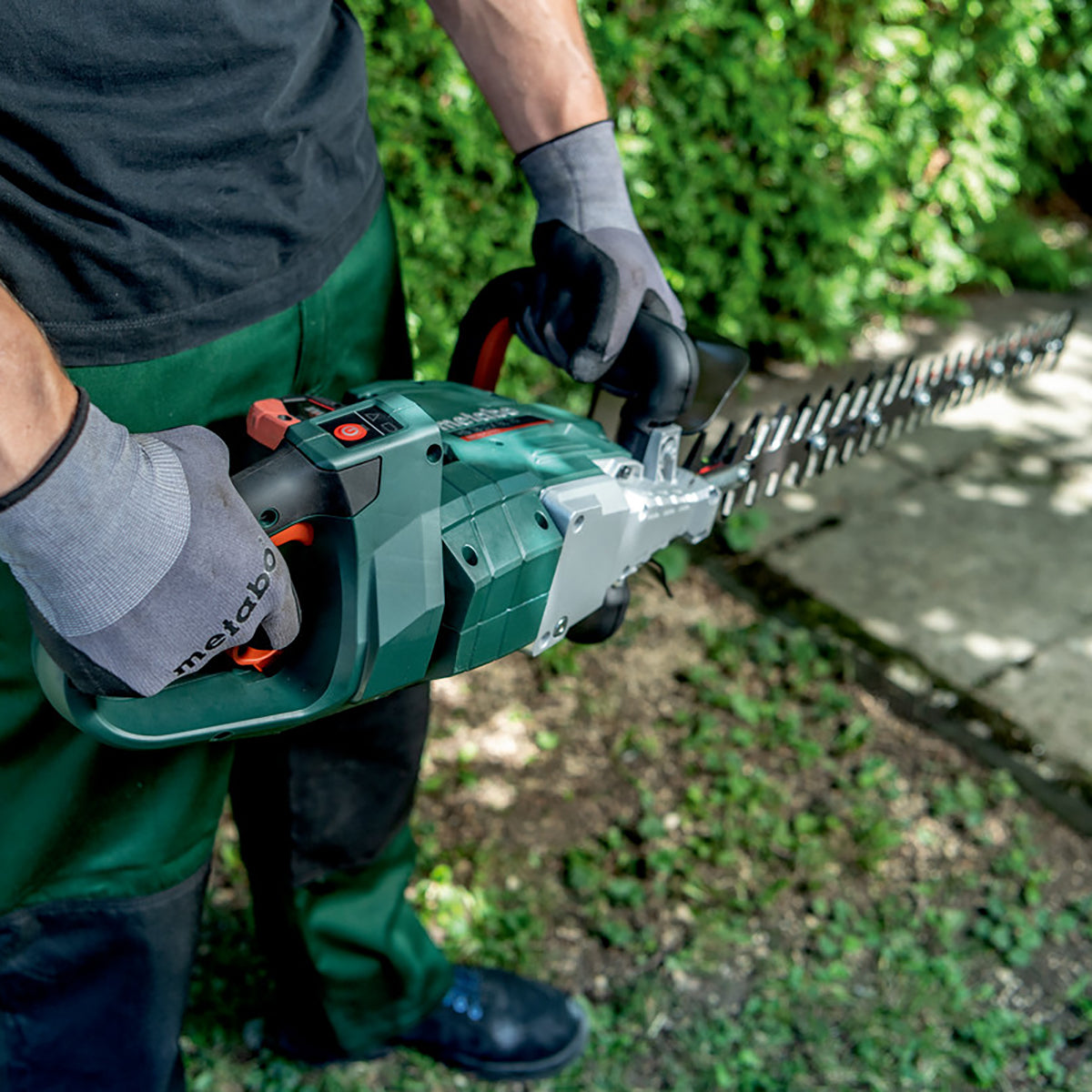 Metabo HS 18 LTX BL 55 18V Brushless 55cm Hedge Trimmer with 1 x 5.2Ah Battery & Charger