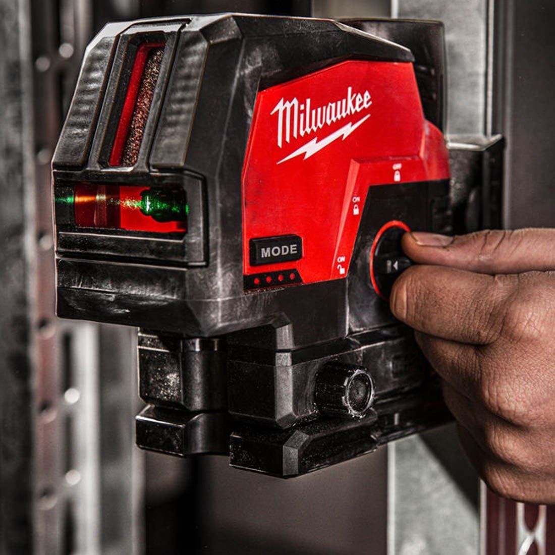 Milwaukee M12CLLP-0 12V Green Cross Line 2 Plane Laser 360° with Case 4933478101