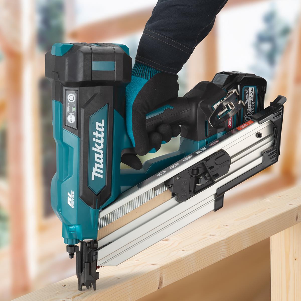 Makita BN001GZ 40V Max XGT Brushless Framing Nailer with 1 x 4.0Ah Battery & Charger