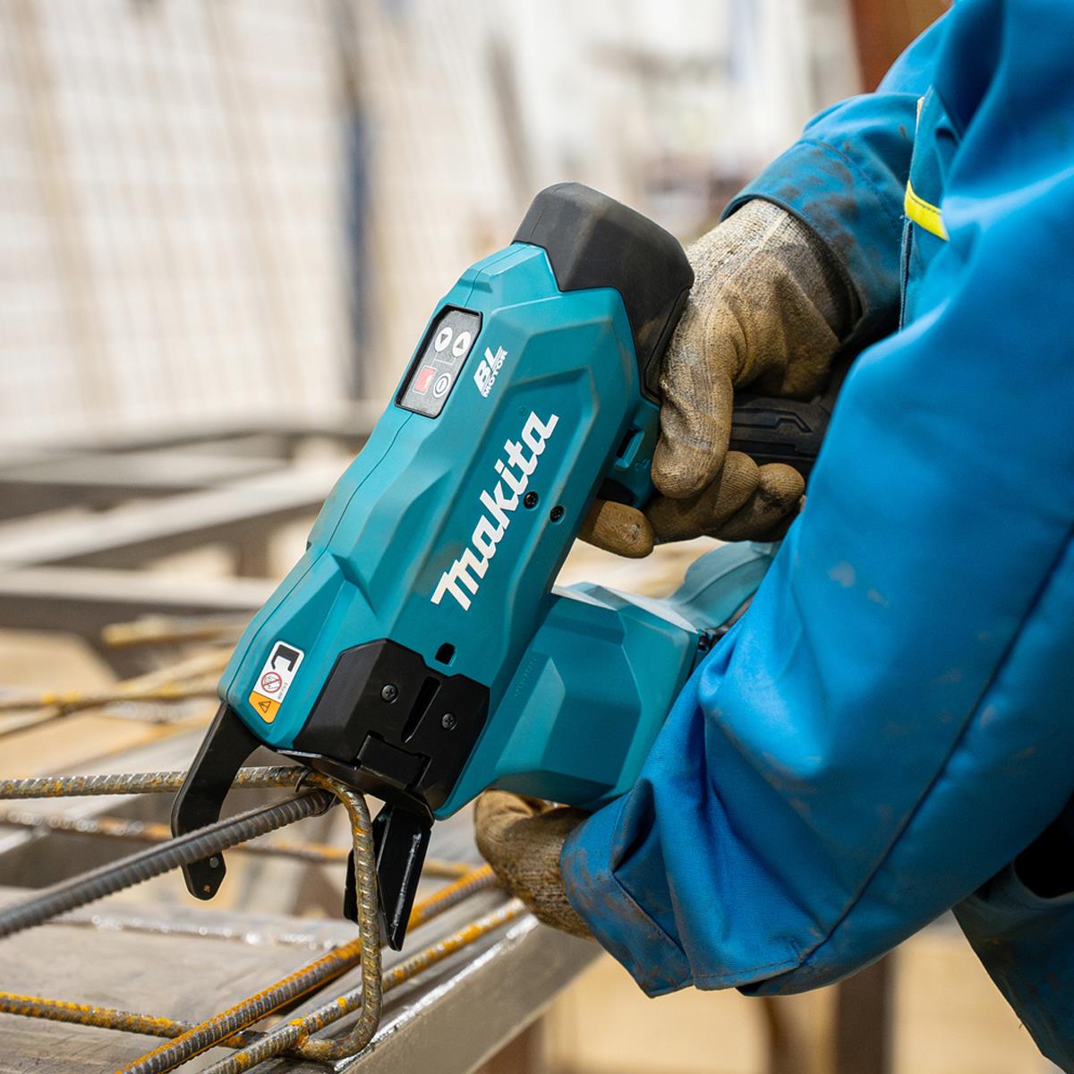 Makita TR001GZ 40V Max XGT Brushless Rebar Tying Tool With Annealed Tie Wire + Extension Handle Set With 1 x 2.5Ah Battery Charger & Case