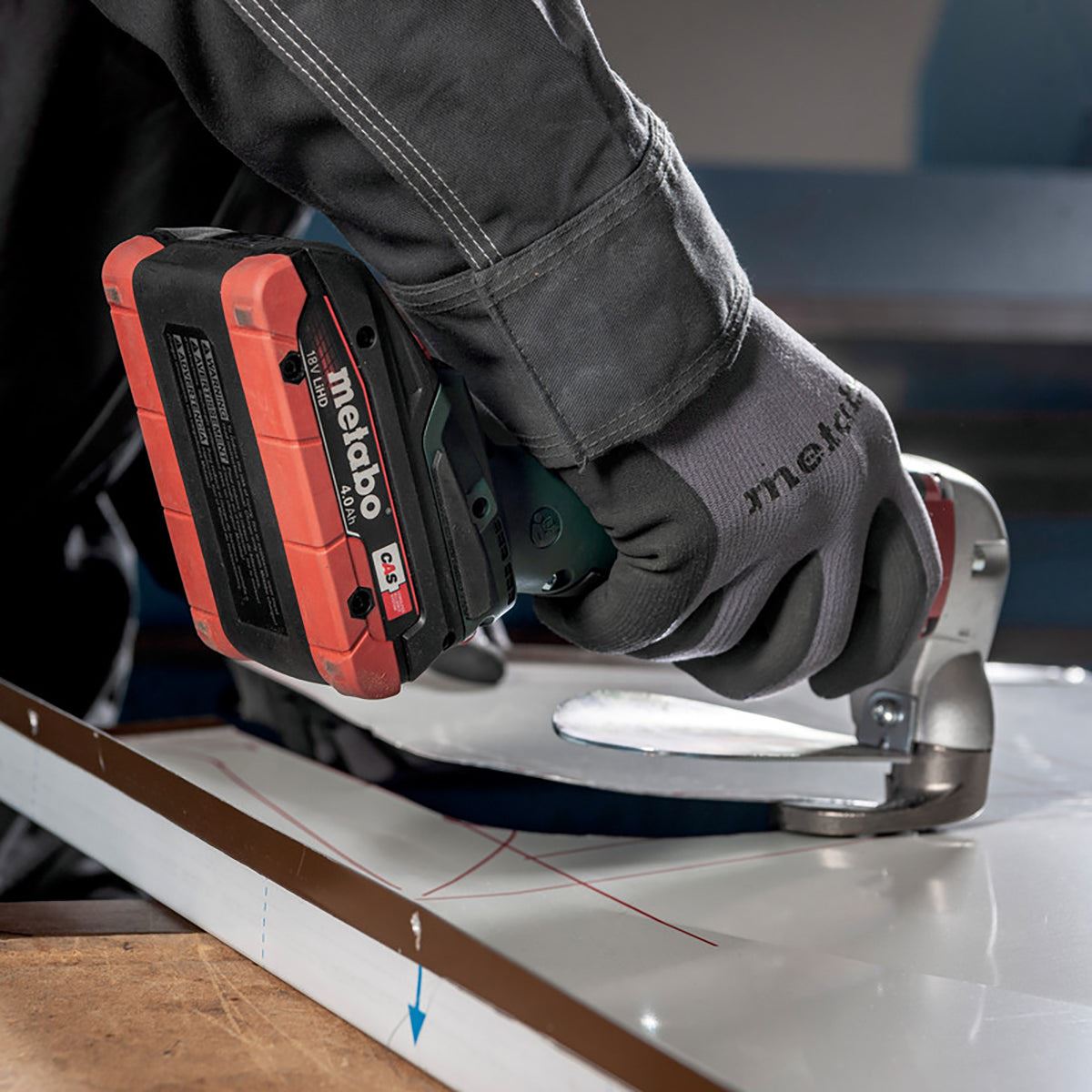Metabo SCV 18 LTX BL 1.6 18V Brushless Metal Shear with 1 x 4.0Ah Battery Charger & Metabox