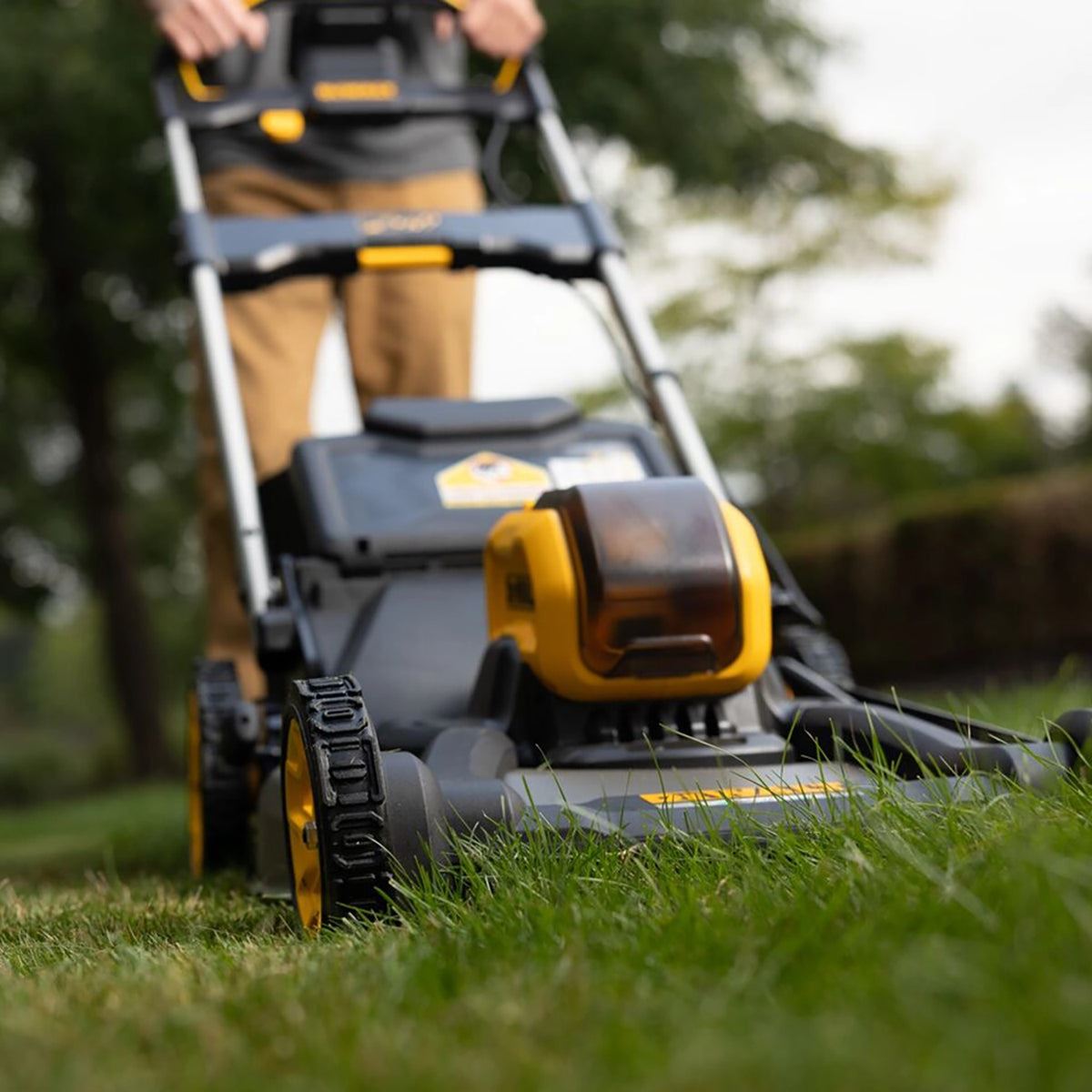 Dewalt DCMWP500N-XJ 54V XR Flexvolt Brushless Lawn Mower with 1 x 9.0Ah Battery & Charger