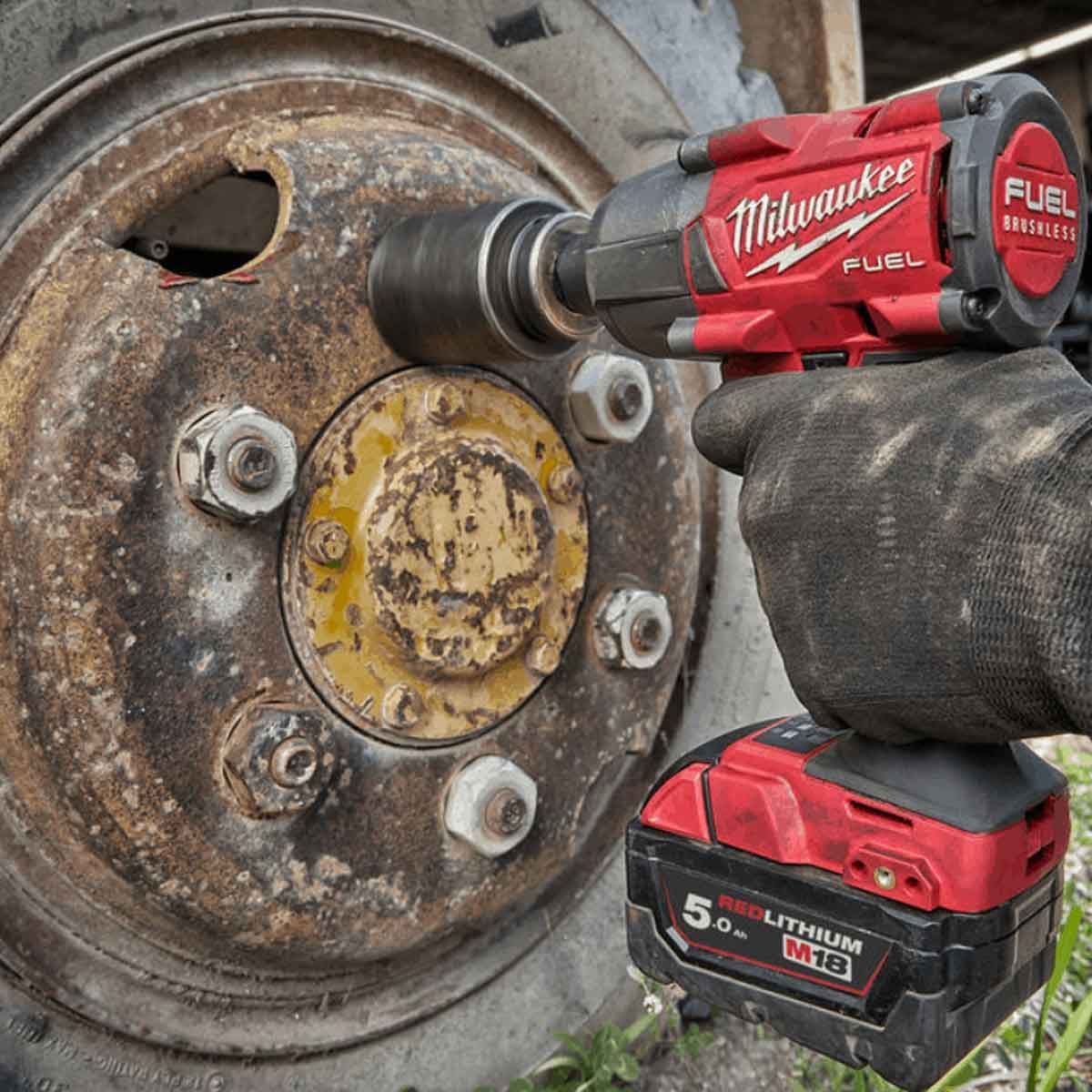 Milwaukee M18FMTIW2F12-0X 18V Fuel Brushless 1/2" Impact Wrench with Case 4933478449