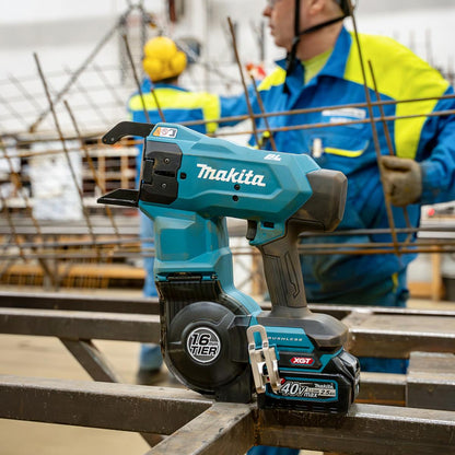 Makita TR001GZ 40V Max XGT Brushless Rebar Tying Tool With Annealed Tie Wire + Extension Handle Set With 1 x 4.0Ah Battery Charger & Case