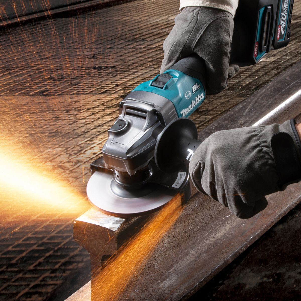 Makita GA029GZ01 40V XGT Max 125mm Brushless Angle Grinder Body Only With Carry Case