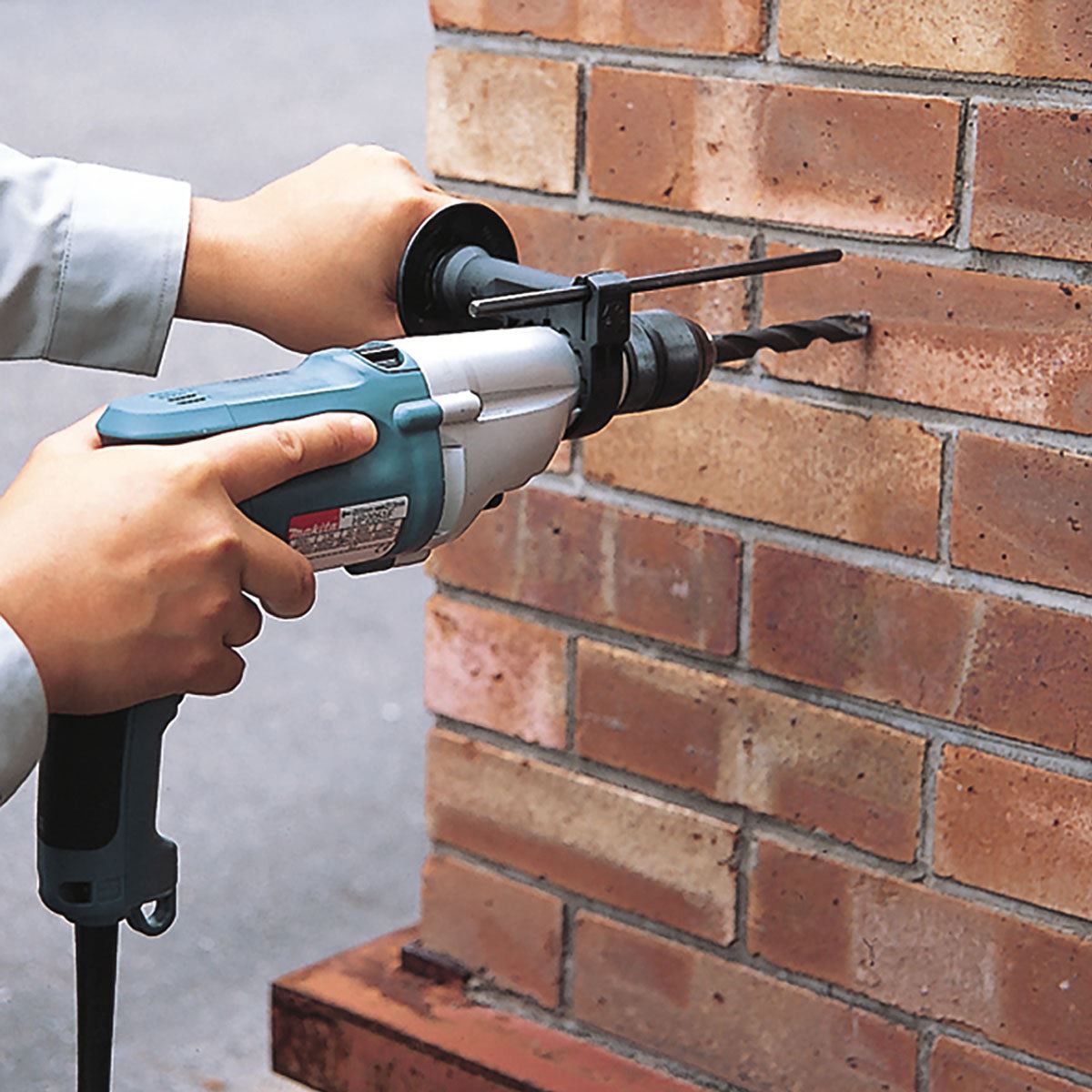 Makita HP2051/2 20mm Corded Percussion Drill With Carrying Case 240V