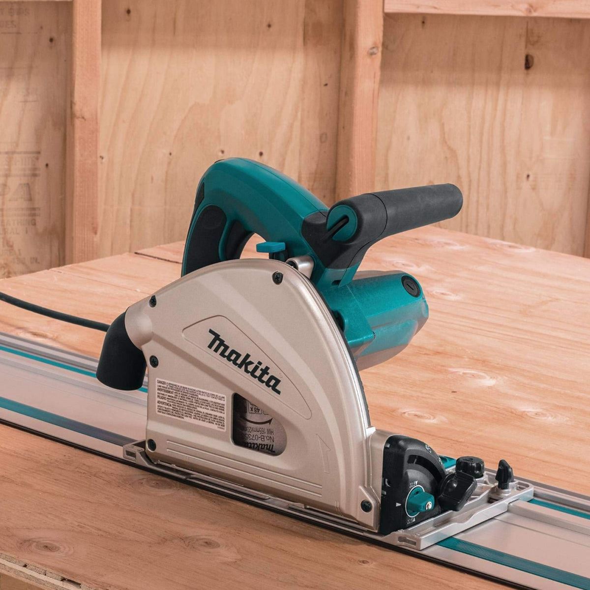 Makita SP6000J/2 165mm Plunge Cut Saw 240V With Case Item Condition Seller Refurbished
