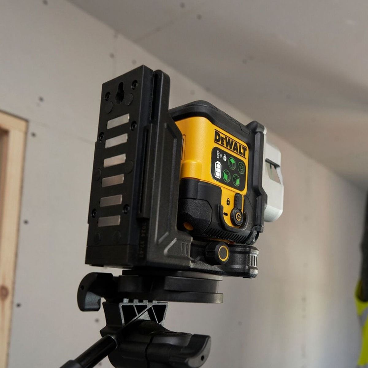 Dewalt DCLE14301GB-XJ USB 3 x 180 Degree Green Beam Laser Level Body Only with Case