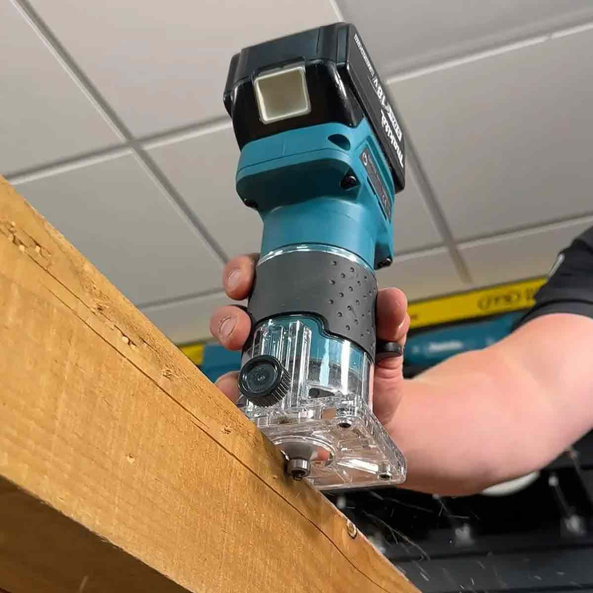 Makita DRT52Z 18V LXT Brushless 1/4" Router Trimmer with 1 x 6.0Ah Battery & Charger