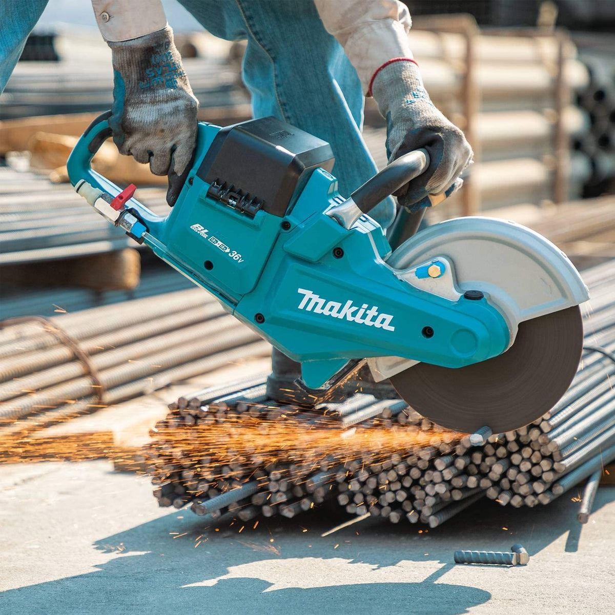 Makita DCE090ZX1 36V LXT 230mm Brushless Disc Cutter with 2 x 9.0Ah Battery & Charger
