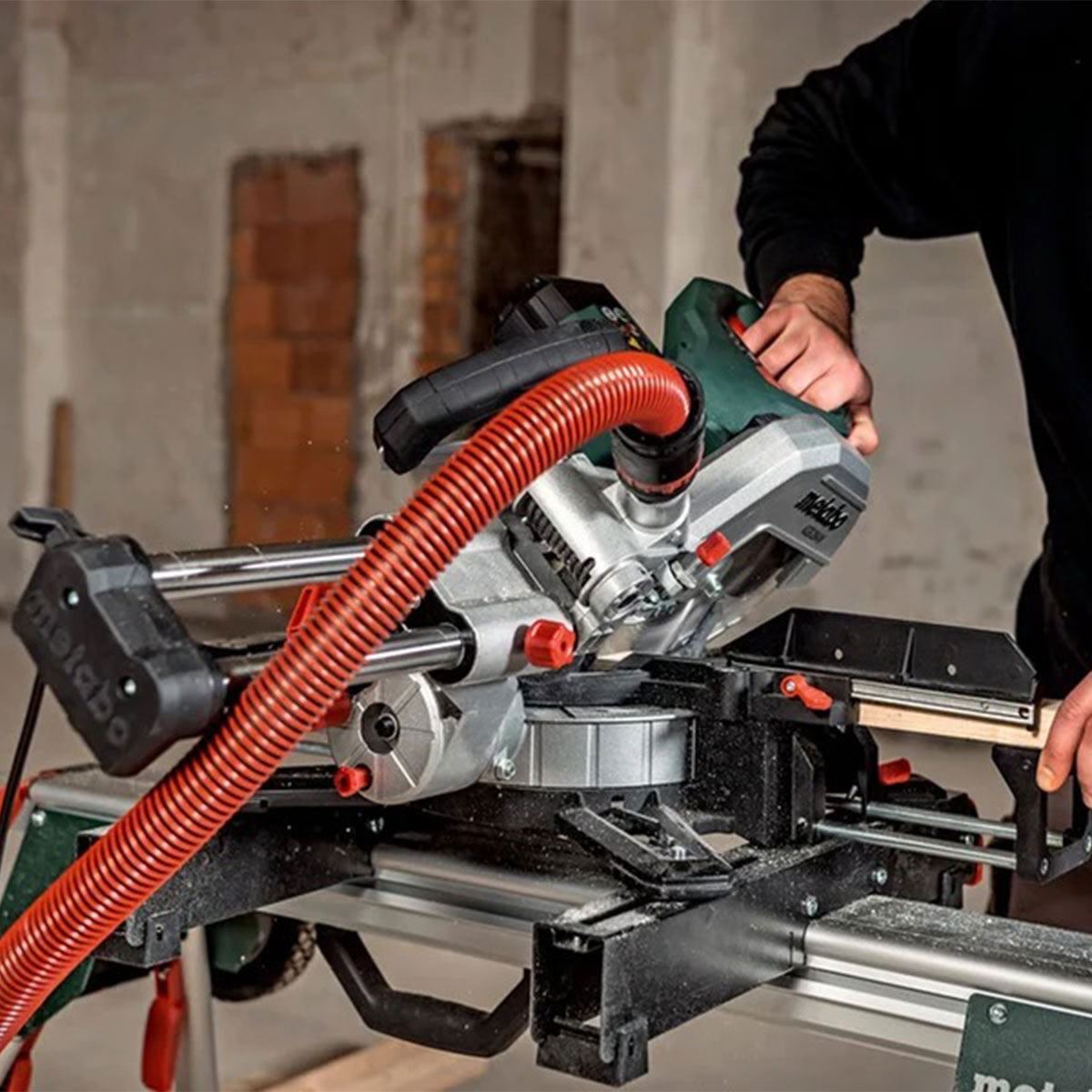 Metabo KGS 216 M 216mm Single Bevel Sliding Mitre Saw with Sliding Function 110V/1500W 613216390 Item Condition Seller Refurbished