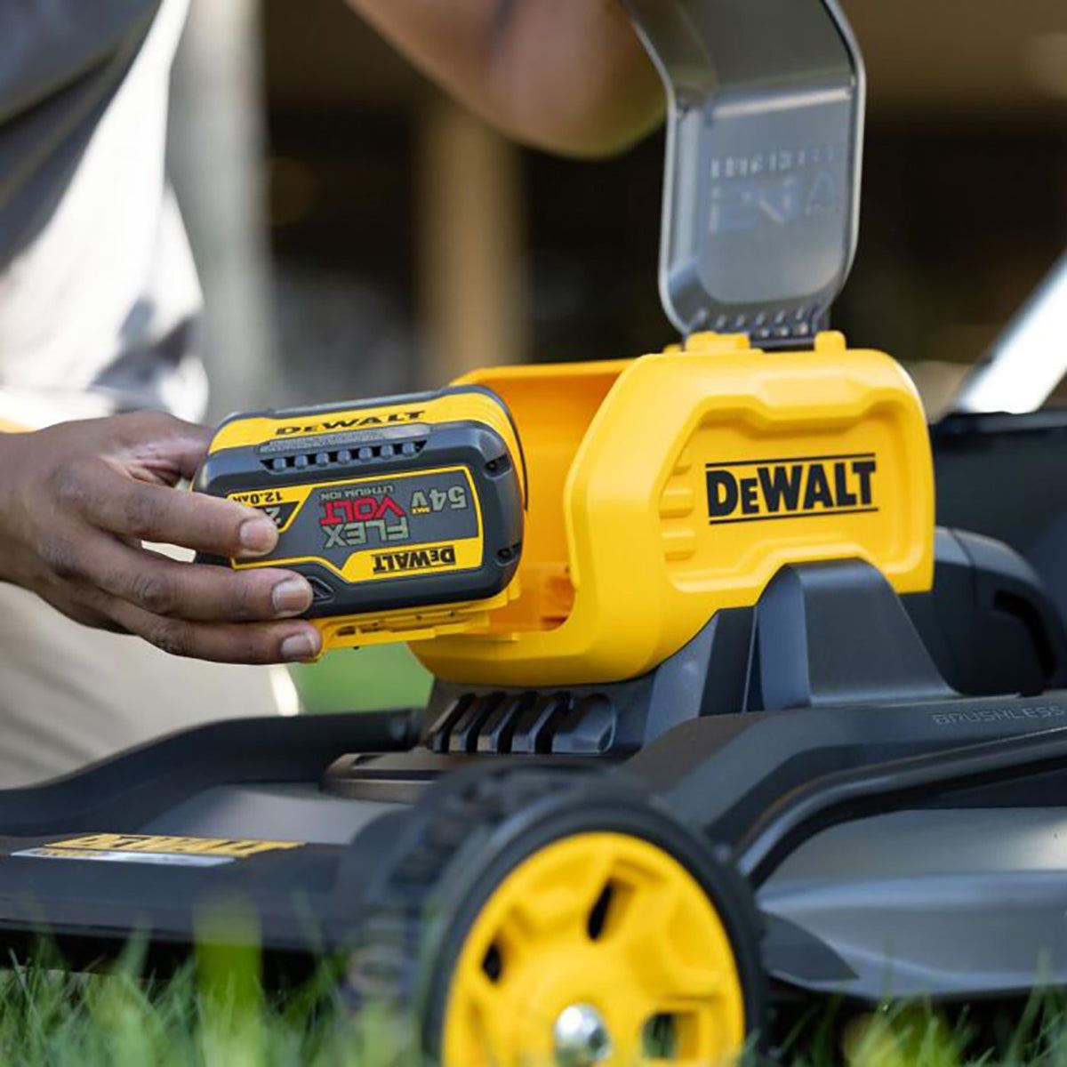 Dewalt DCMWSP550N-XJ 54V XR Flexvolt Brushless Self-Propelled Lawn Mower with 1 x 6.0Ah Battery & Charger