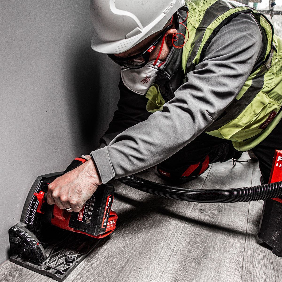 Milwaukee M18FPS55-0PEB 18V 165mm Fuel Brushless Plunge Saw with 2 x 5.0Ah Battery & Guide Rail Kit