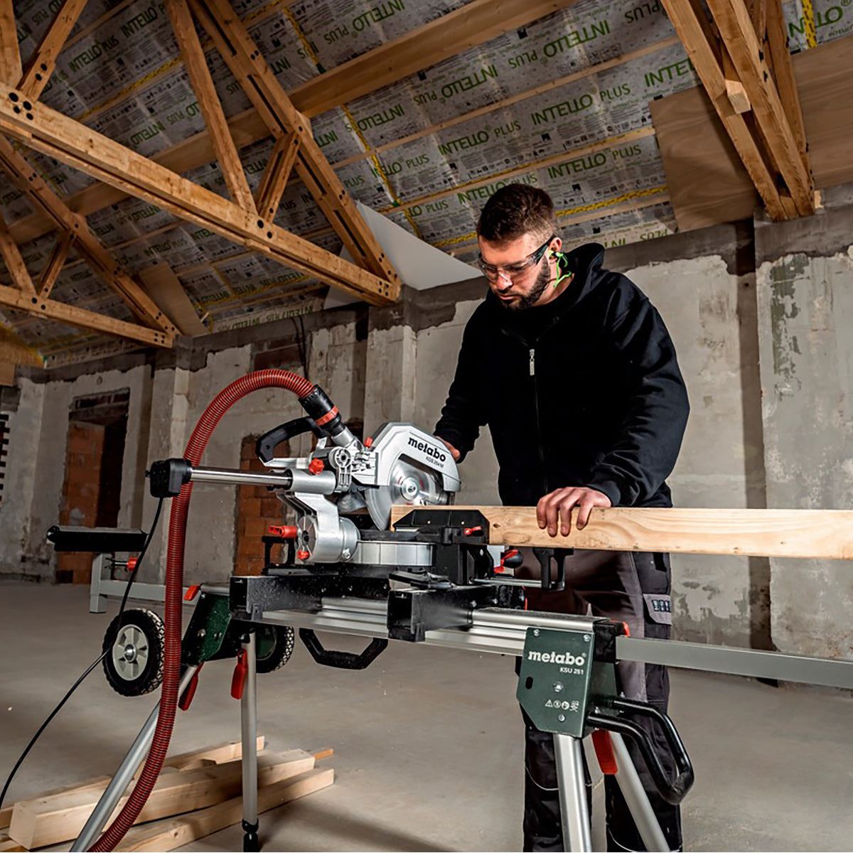 Metabo KGS 254 M 254mm Crosscut Mitre Saw with Sliding Function 240V/1800W 613254380