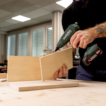 Metabo HK 18 LTX 20 18V Hot Glue Gun with 1 x 4.0Ah Battery, Charger, Glue Sticks & Metabox