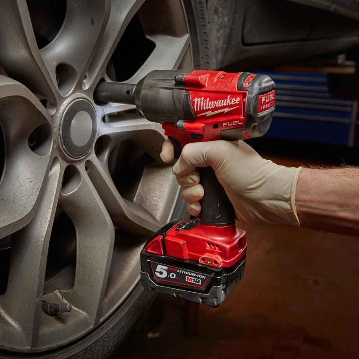 Milwaukee M18FMTIW2F12-0X 18V Fuel Brushless 1/2" Impact Wrench with Case 4933478449