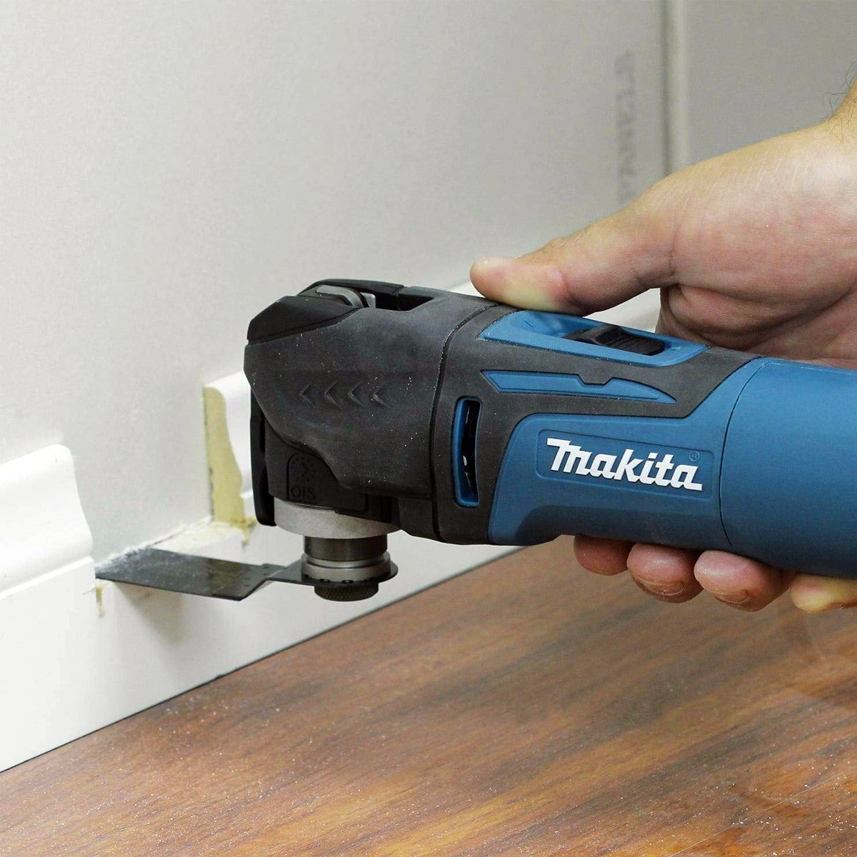 Makita TM3010CK/1 Oscillating Multi-Tool 320W With Tool-Less Blade Change 110V