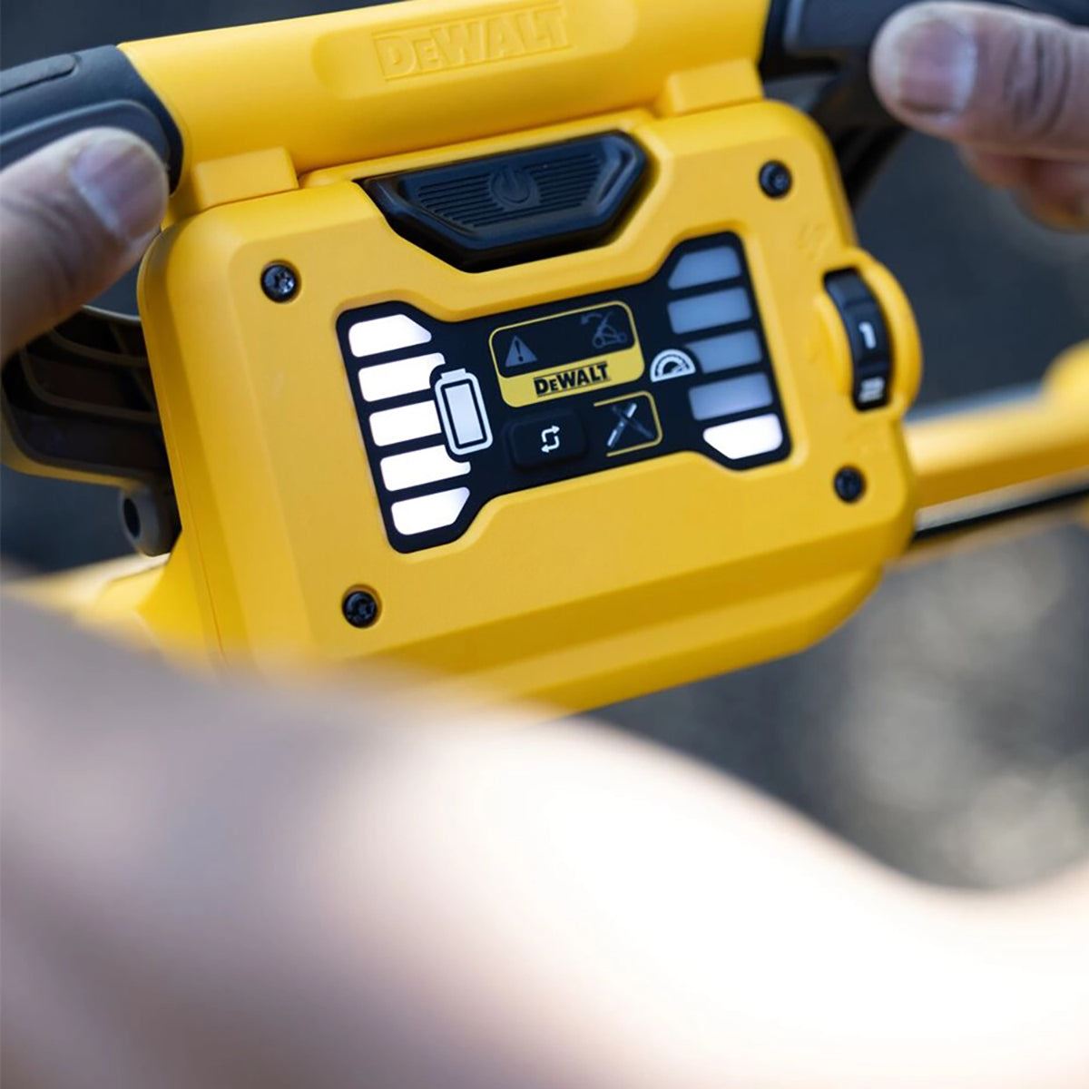 Dewalt DCMWSP550N-XJ 54V XR Flexvolt Brushless Self-Propelled Lawn Mower with 1 x 6.0Ah Battery & Charger