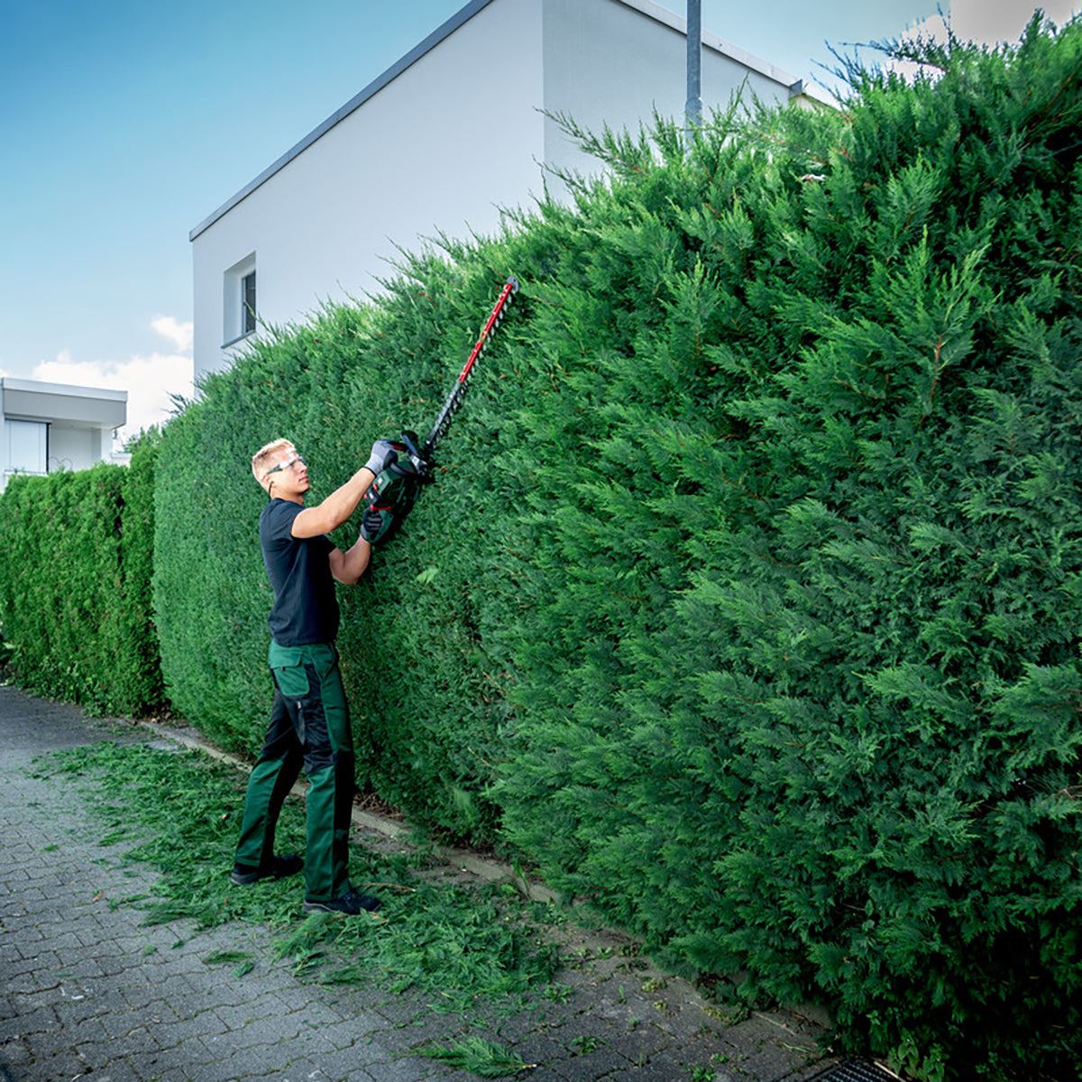 Metabo HS 18 LTX BL 75 18V Brushless 75cm Hedge Trimmer with 1 x 5.2Ah Battery & Charger