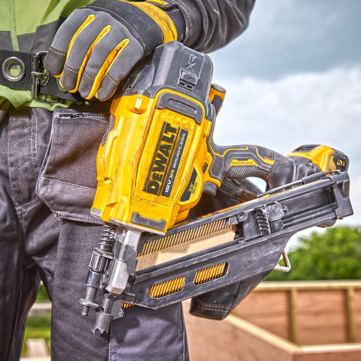 Dewalt DCN930N 18V XR Brushless 90mm First Fix Framing Nailer Body Only Item Condition Seller Refurbished