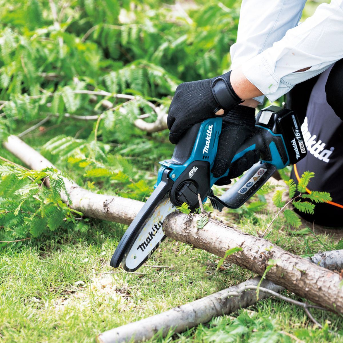 Makita DUC150RT 18V LXT Brushless 150mm Pruning Saw With 1 x 5.0Ah Battery & Charger