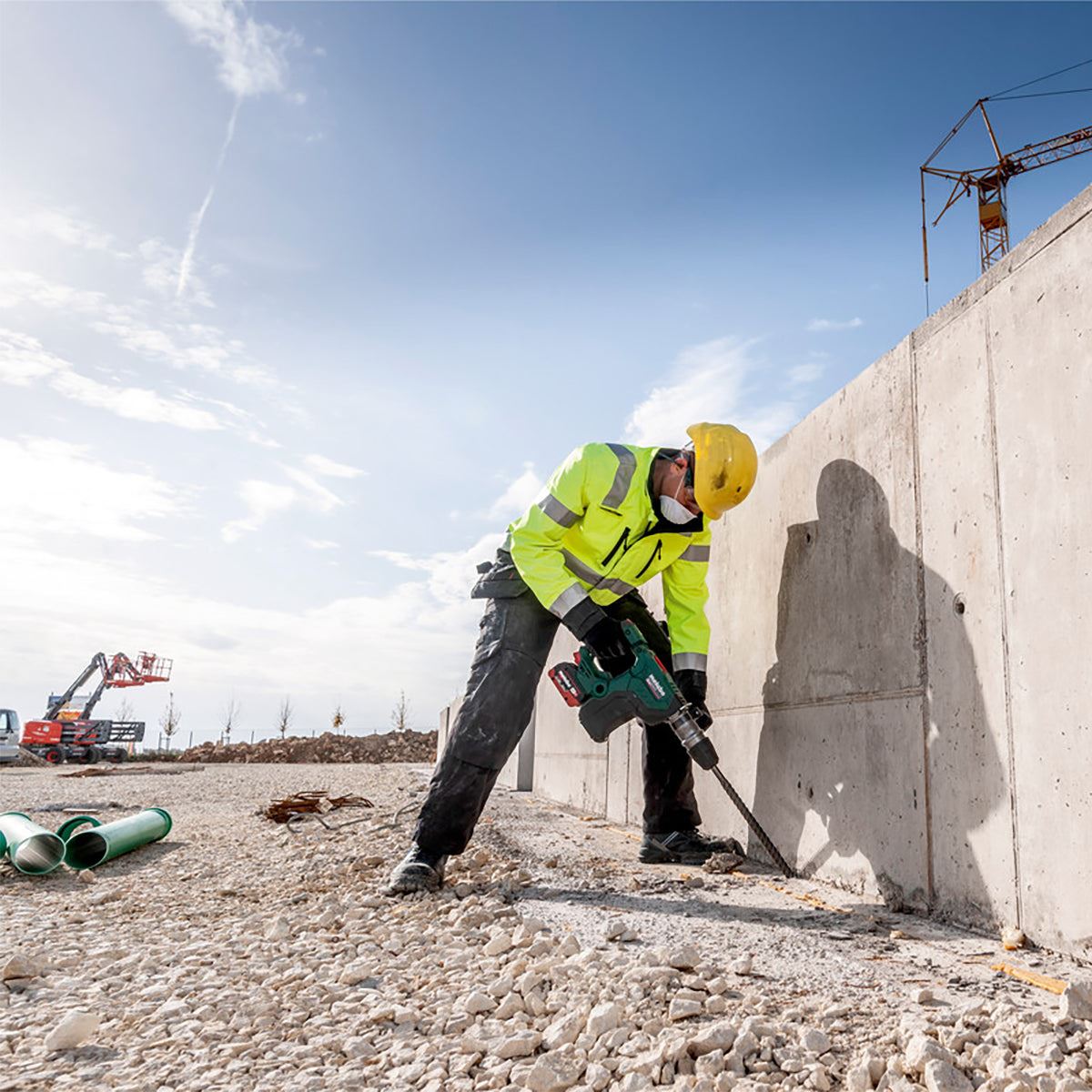 Metabo KHA 18 LTX BL 40 18V Brushless SDS-Max Combination Hammer Drill with 1 x 2.0Ah Battery Charger & Case