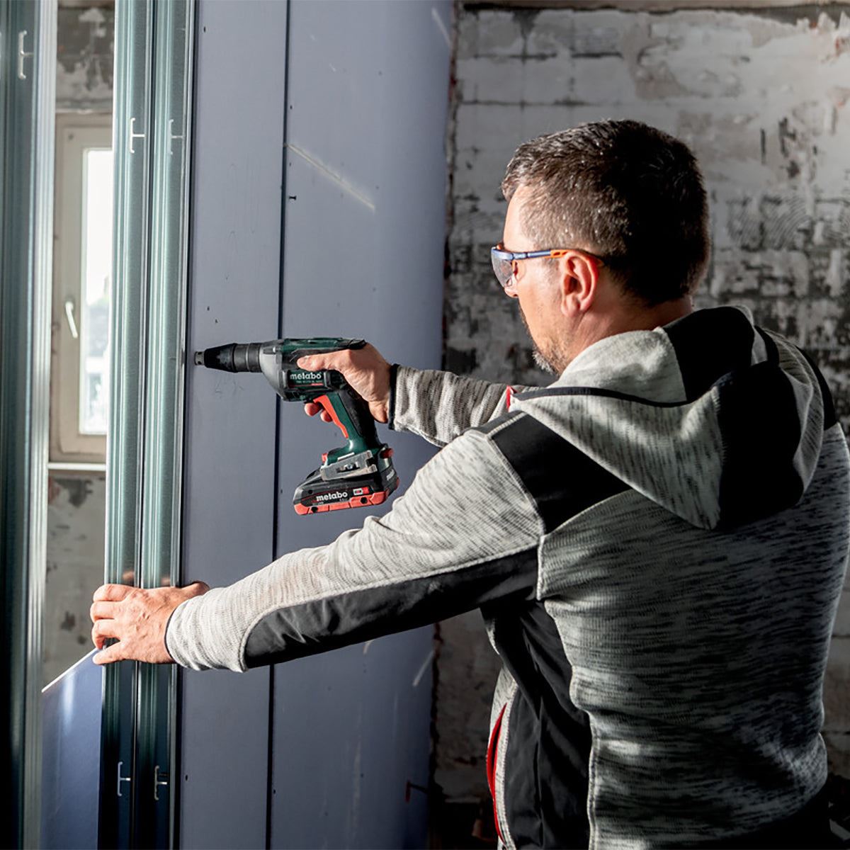 Metabo TBS 18 LTX BL 5000 18V Brushless Drywall Screwdriver with 1 x 2.0Ah Battery Charger & Metabox