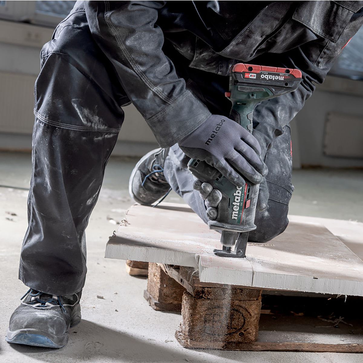 Metabo SSE 18 LTX BL Compact 18V Brushless Sabre Saw with 1 x 4.0Ah Battery Charger & Metabox