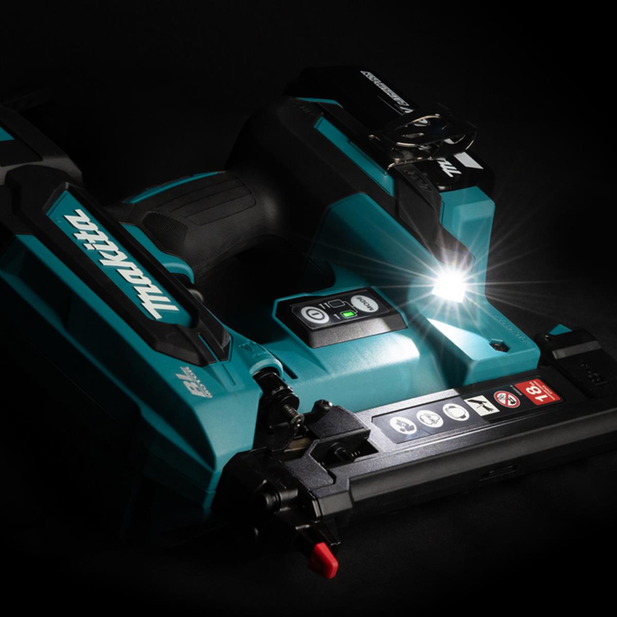Makita DST630Z 18V LXT Brushless 18G Narrow Crown Stapler with 1 x 9.0Ah Battery & Charger