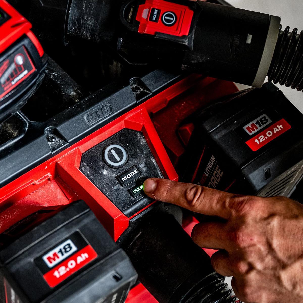 Milwaukee M18F2VC23LG2-0 36V Brushless Wet & Dry Vacuum Cleaner with 2 x 8.0Ah Battery & Charger